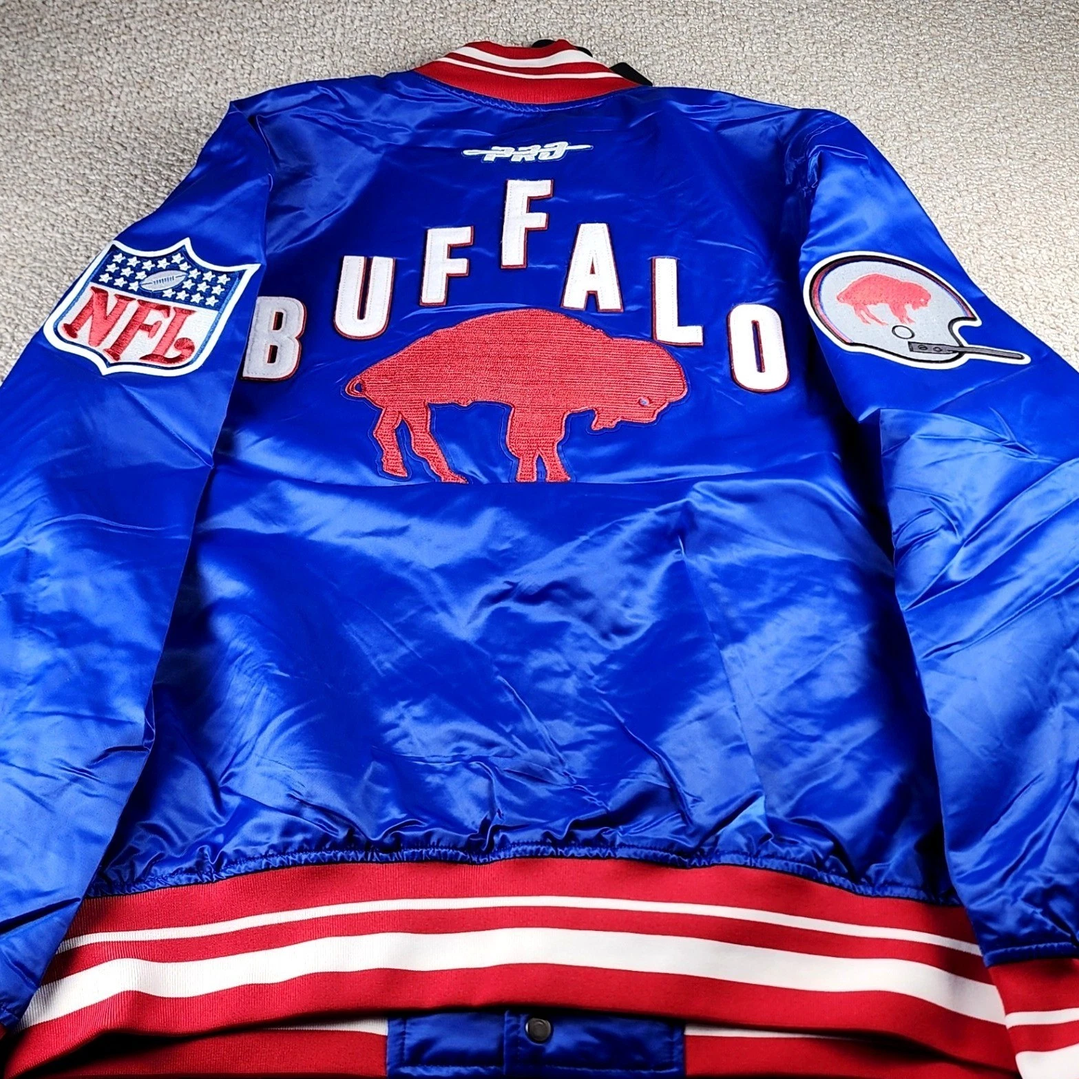 Pro Standard Buffalo Bills Varsity Jacket Mens L Blue NWT Satin NFL Bomber Sport - product detail image 1