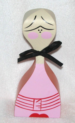 Vitra Wooden Doll by Alexander Girard Collectible Figurine No. 2 No box 7 3/8''