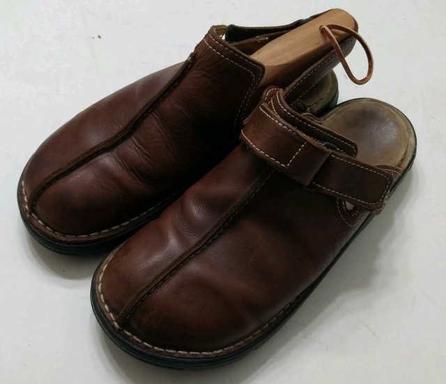 clarks men's leather clogs