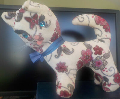 Vintage Floral Stuffed Cat ''Gem'' Eyes by Jee-bee Animal