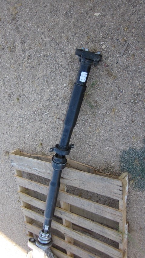 Maserati Levante AWD REAR DRIVE SHAFT 06700350480