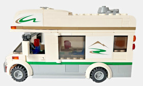 LEGO City 60057 Camper RV Van 2014 Retired Complete w/ Minifigs Manual