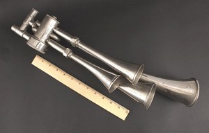 Antique c1900s French Cicca Le Testophone 4-Trumpet Musical Braa Era Car Horn 