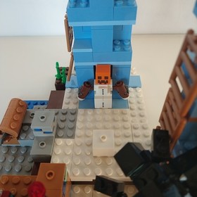 LEGO Minecraft: The Ice Spikes (21131) Complete with manual