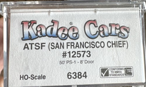 Kadee Cars escala HO #6384 50’PS-1 8’ puerta ATSF (San Francisco Chief) nuevo en caja | Zustand: New