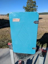 Vintage Coleman Upright Snow Lite Aqua Diamond Ice Chest/Cooler