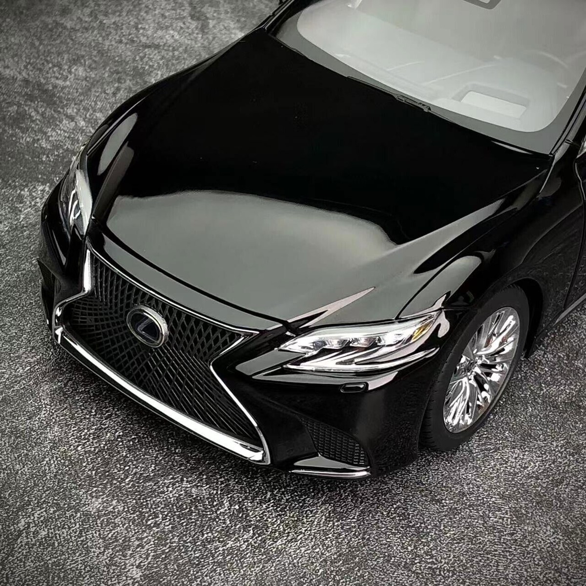Autoart 1/18 LS500 LS500H Limousine open close car model gloss