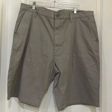 Wrangler men  s flat front four-way flex relaxed fit short shorts size 40 regular