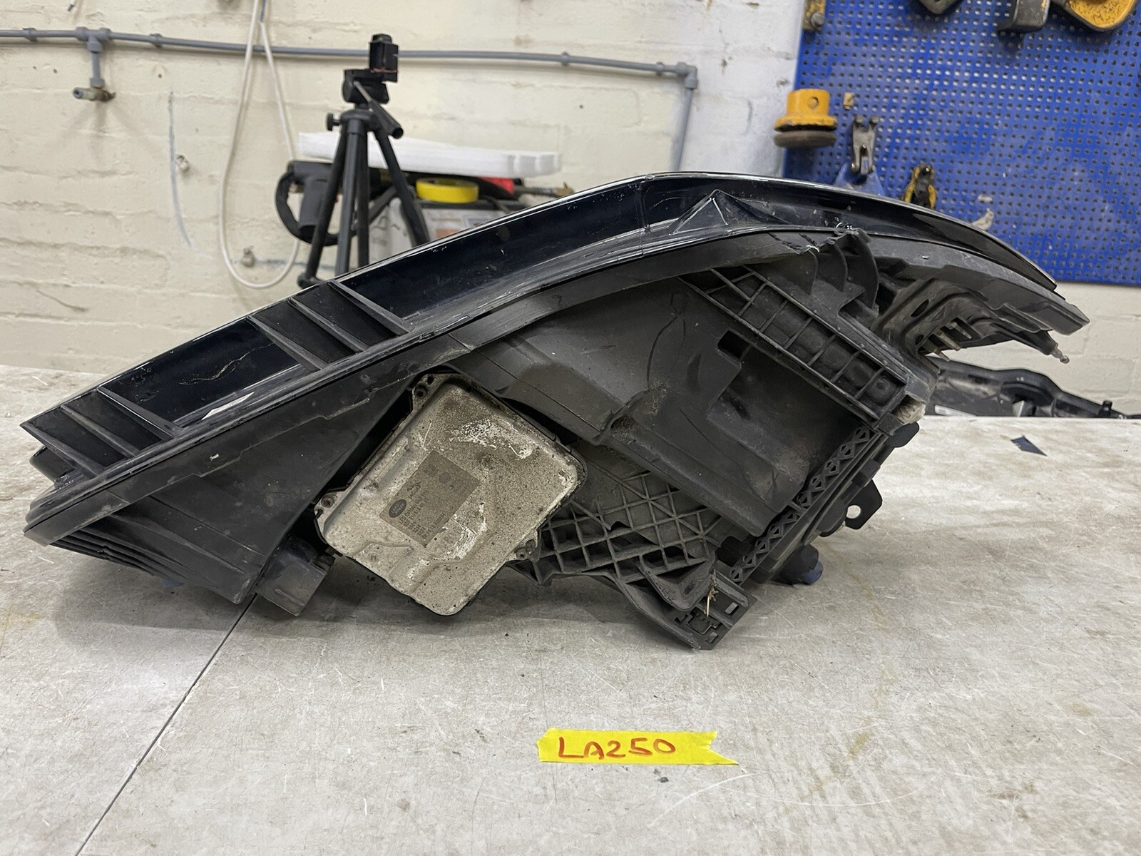 Jaguar XE R-sport Xenon Headlight PASENGER Left Side T4n17217 for  