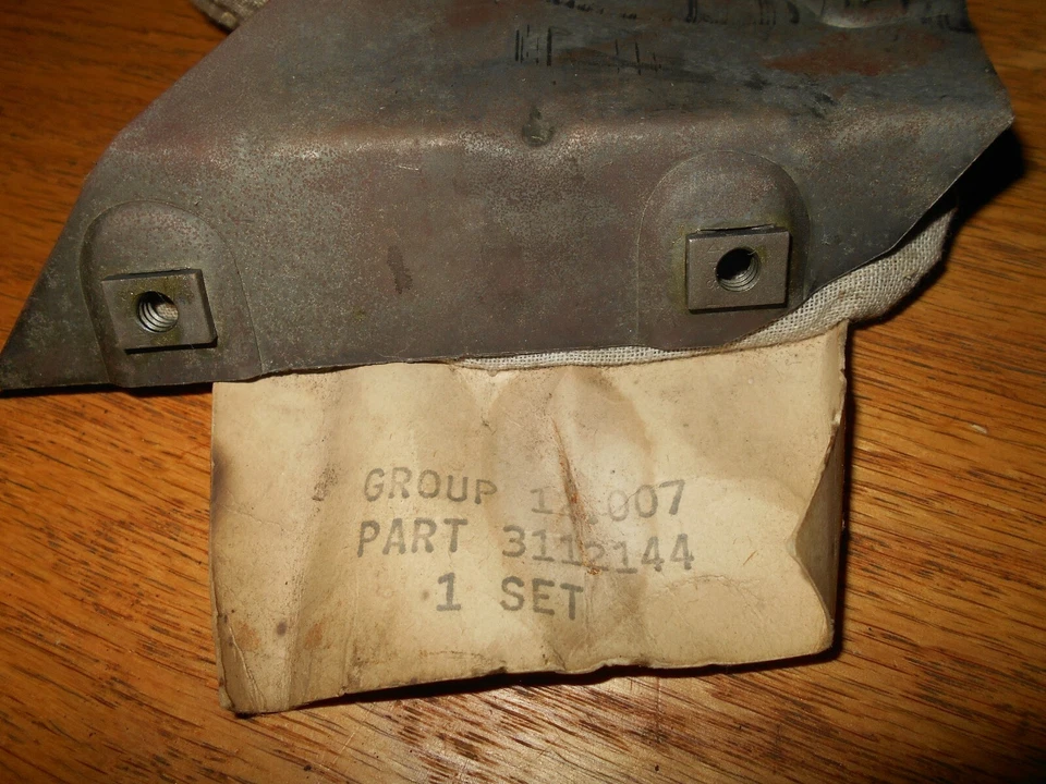 NOS L.H. Juego de paneles laterales capó 1946 1947 1948 Nash Ambassador "600" Six, #3112144 Foto 3 de 3