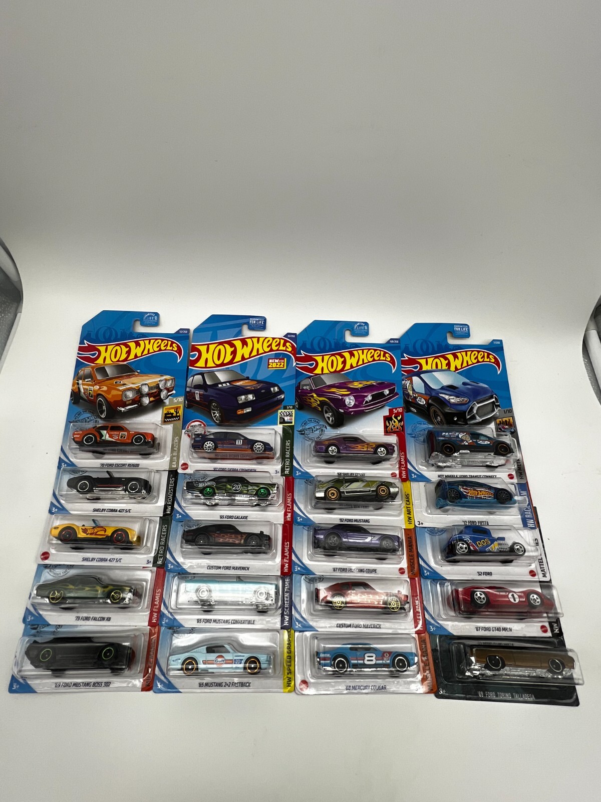 Hot Wheels Muscle Mania – Ford Mustang Shelby GT500 1967, Scala 1:64, Multicolore