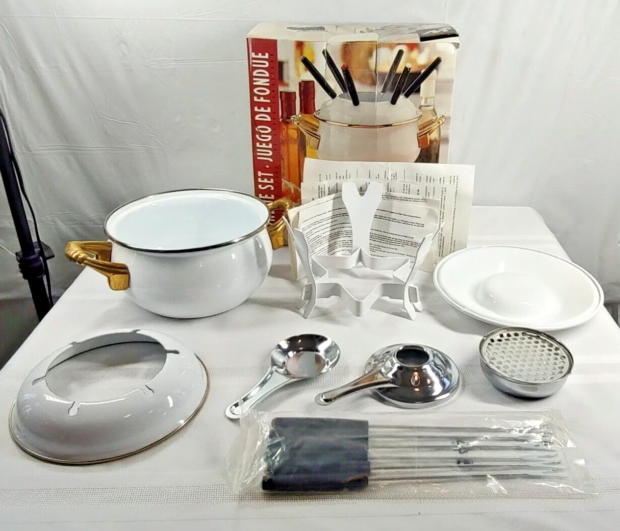 Metro Stainless Steel Fondue Set White Enamel Gold MCM Complete New 2 qt
Opens in a new window or ta