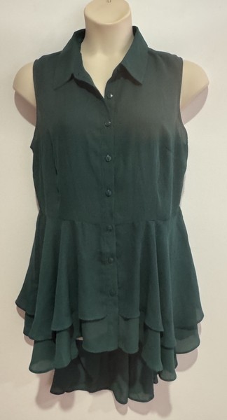 Green Hi-Low Peplum Sleeveless City Chic Collared Top/Buttons Size XS +GC