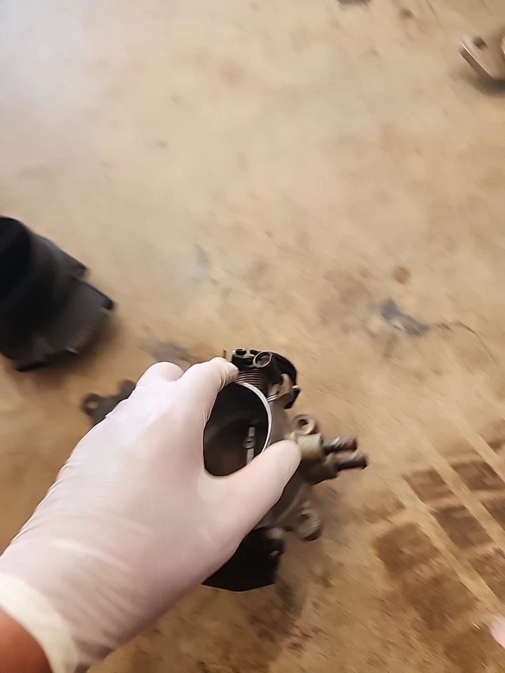 Cuerpo del acelerador 58 mm de diámetro para Kia Spectra5 2006 Foto 3 de 4