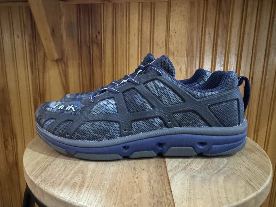 HUK ATTACK Performance Fishing Shoes Men’s Size 7.5 Blue - Image 3 of 4