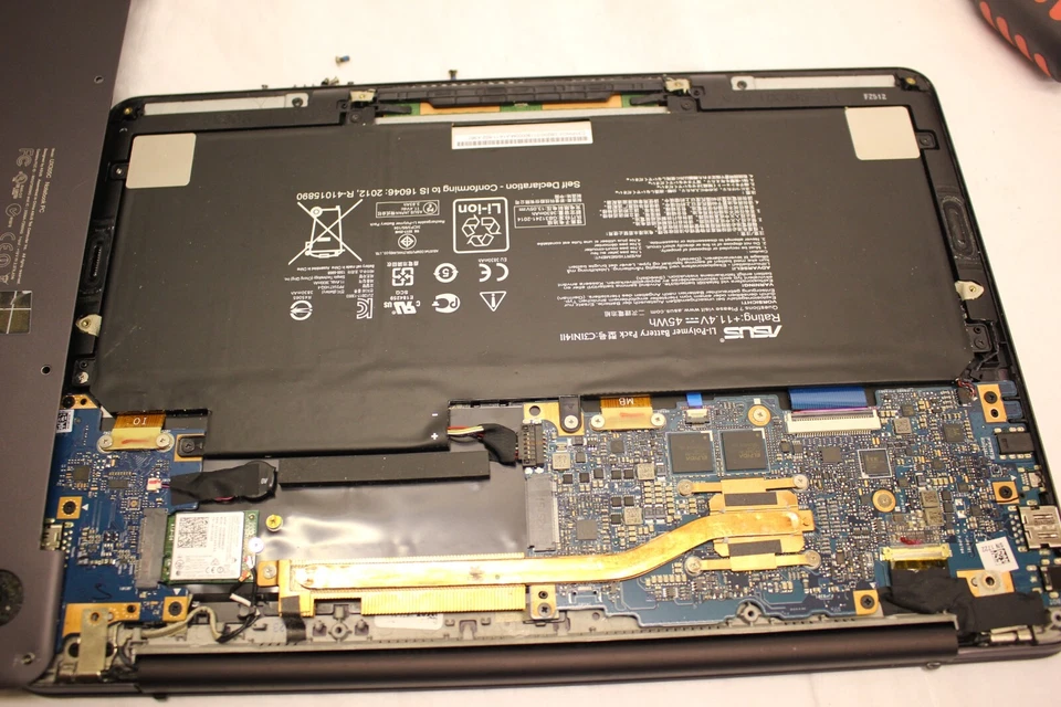 ASUS ZENBOOK UX305 NOTEBOOK LAPTOP INTEL CORE M3-6Y30 8GB RAM COMPUTER FOR PART - Image 2 of 4