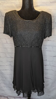 papell boutique evening beaded dress 100% Silk Black with Ruffle Flowy Hem Sz 16 Embrace a classic silhouette in this beaded mermaid long dress from Adrianna Papell Adrianna Papell Women's Square-Neck Beaded
