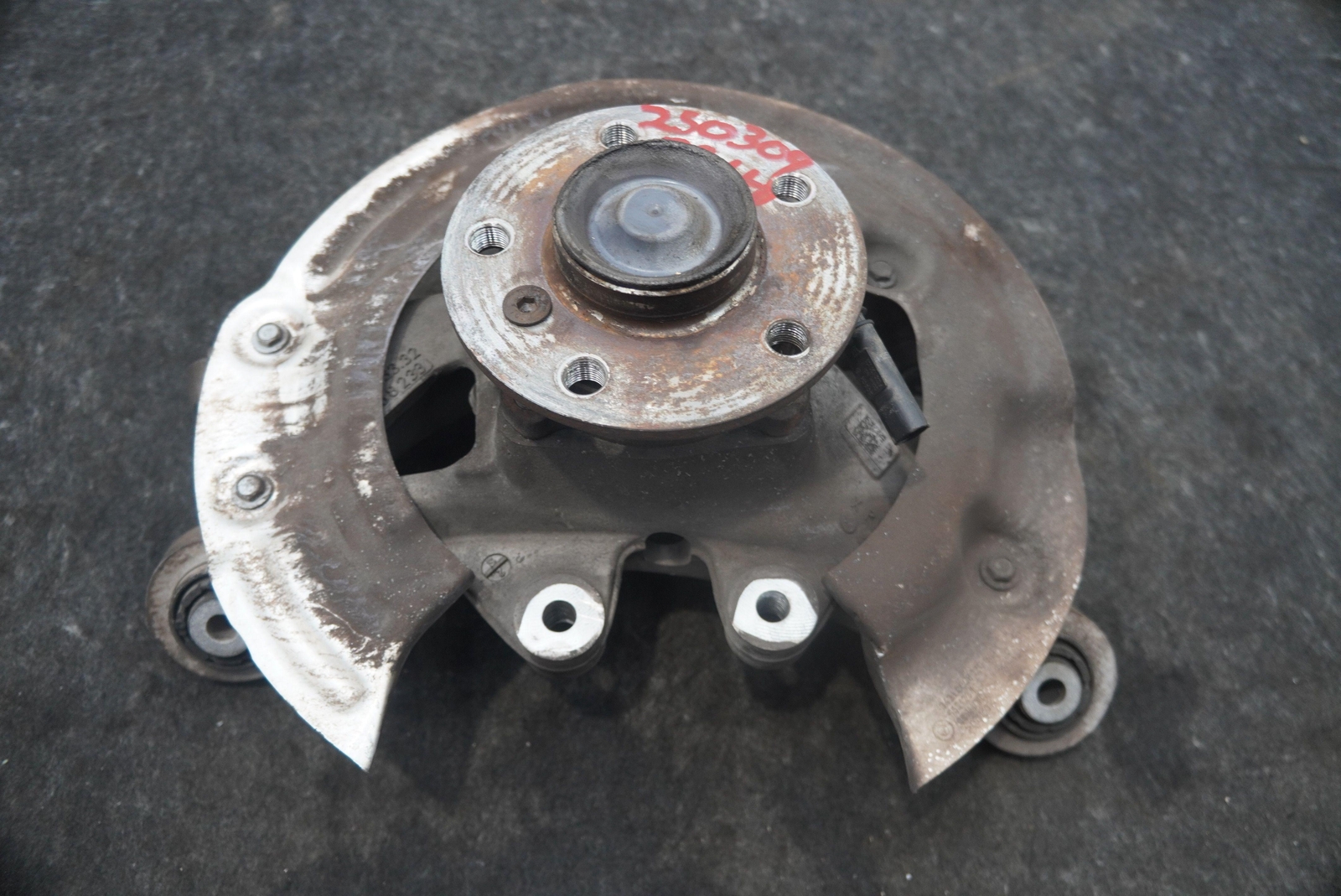 Rear Suspension Left Spindle Knuckle Hub Wheel Bearing 33336858231 BMW i8 14-20