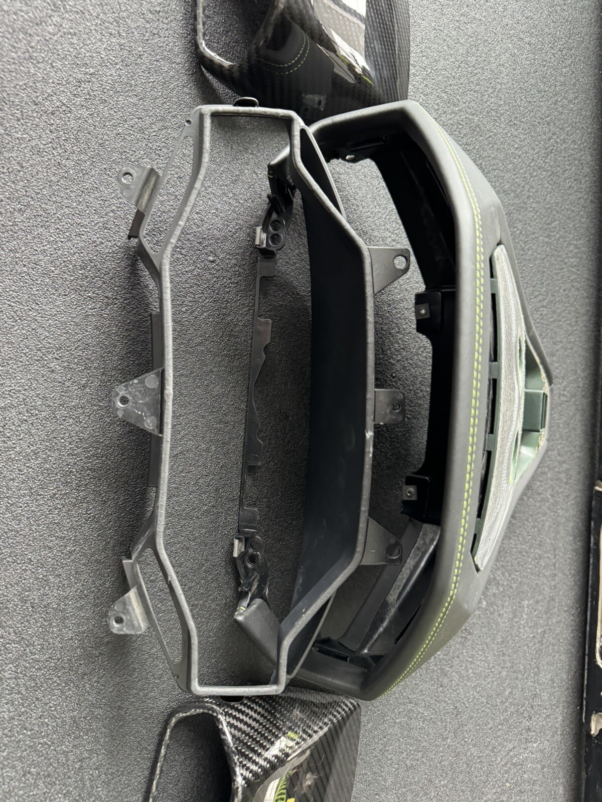 lamborghini huracan carbon fiber Vent Covers and Cluster Surround