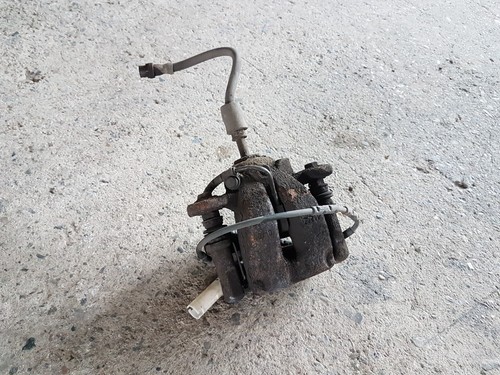 BMW 1er E81 E87 LCI Bremssattel mit Bremsträger 40/10 hinten rechts 6776378
