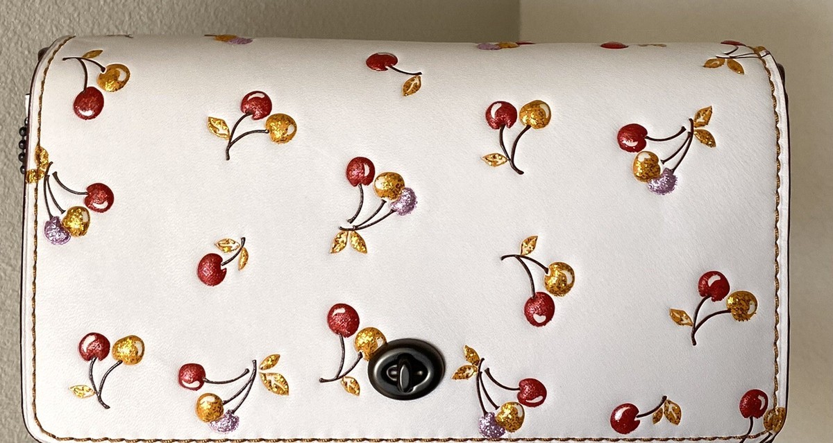 chanmai 新品coach ハート  パース 新作さくらんぼ柄 COACH◇ハートのコインケース (Coach/コインケース