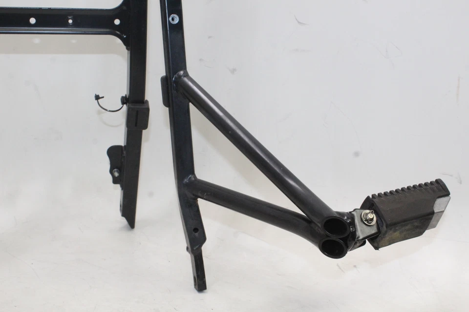 Submarco trasero ABS estándar BMW F800GS 2008-18 submarco trasero OEM Foto 2 de 4