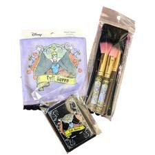 Disney Villains Evil Queen Makeup Brush Mirror Towel Set Japan Exclusive DAISO