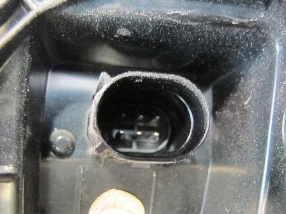 PORSCHE CAYENNE 958 2011-2014 LUZ TRASERA IZQUIERDA LADO CONDUCTOR INTERIOR LUZ TRASERA Foto 4 de 4