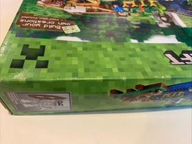 Sealed LEGO Minecraft: The Farm (21114) Shelf Wear Ek1