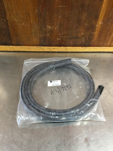 MG Midget Austin Healey Sprite • Windshield to Body Seal. Moss #282-025. KMG2067