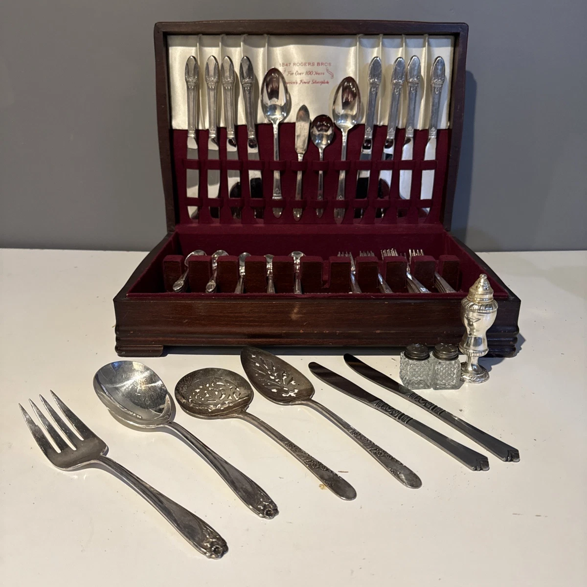 1847 Rogers Bros First Love Antique US Silver-Plated Flatware for