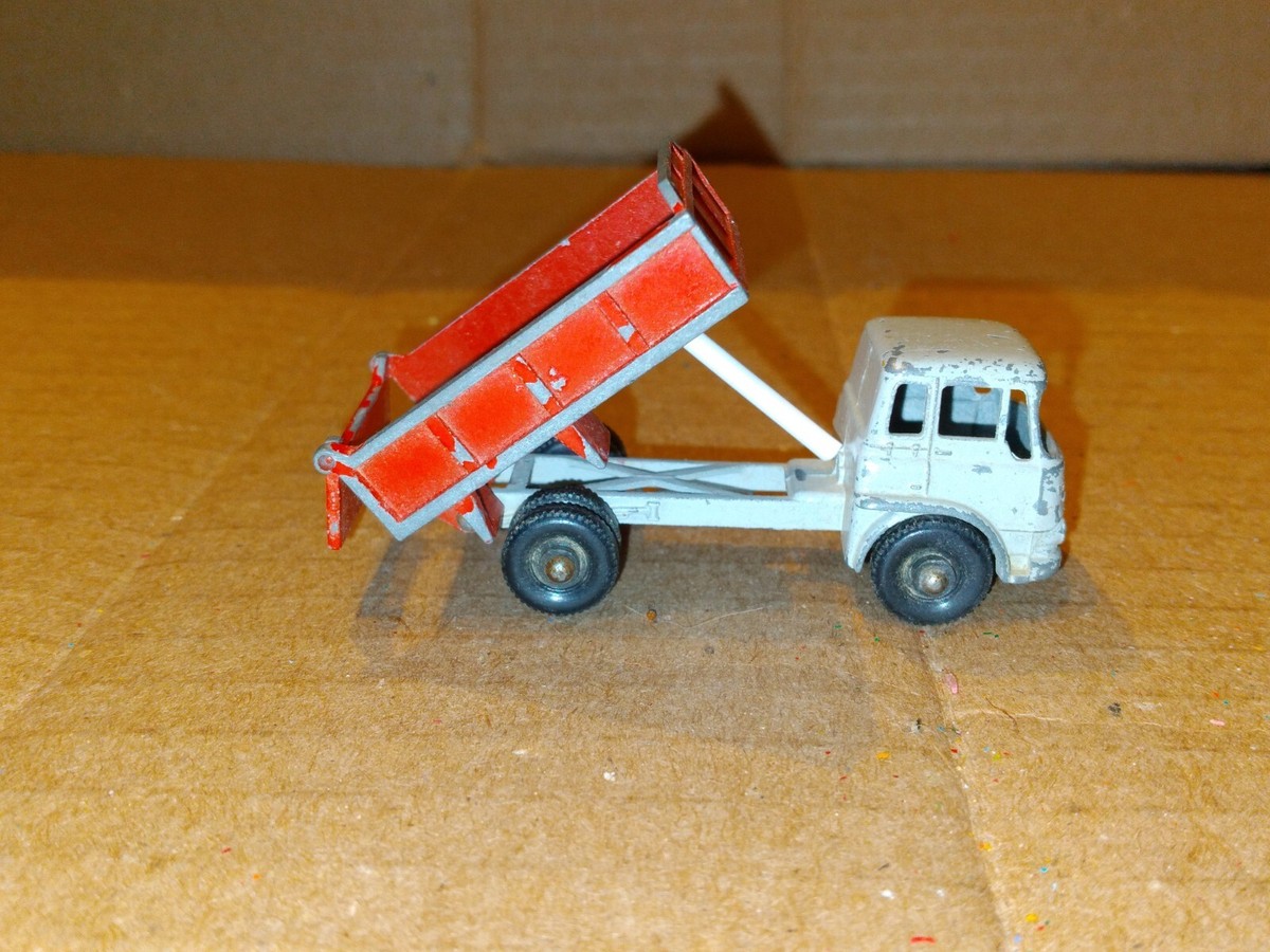 マッチボックス No.3 BEDFORD TIPPER TRUCK レズニー Lesney Matchbox Series #3 Bedford 7 1/2 Ton Tipper Truck, 1
