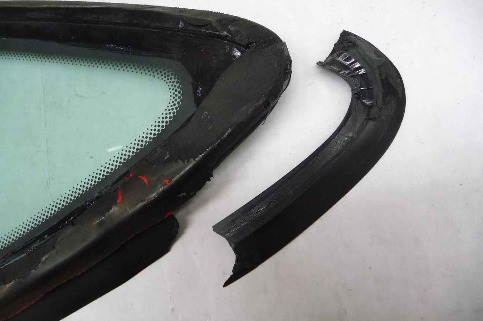 2000-2009 Ferrari 360 Modena F430 Rear Right Passenger Side Glass 64018900 OEM