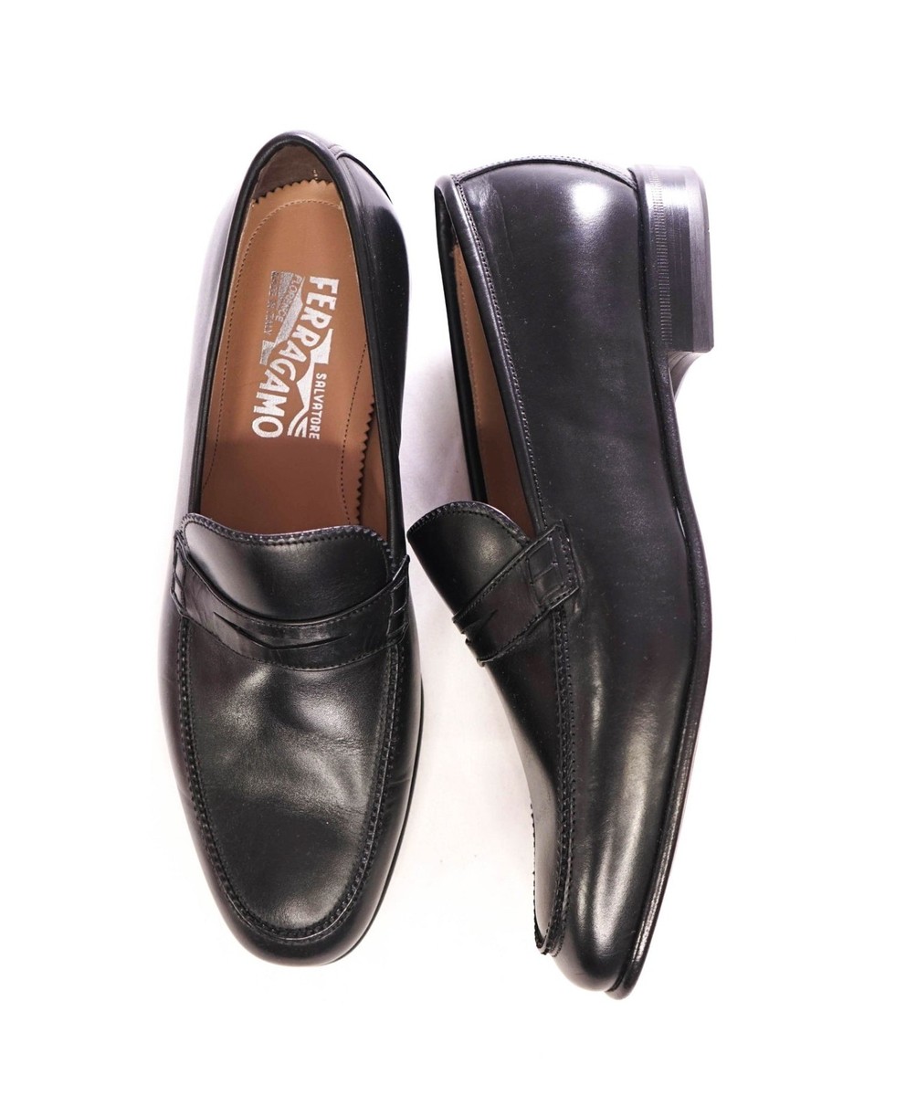 $850 SALVATORE FERRAGAMO - Black  display picture 1
