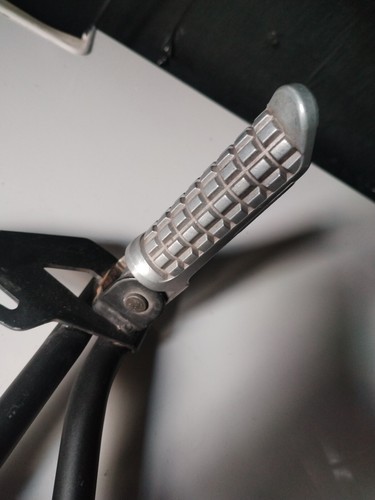 Kawasaki Z125 2018-2022 Left rear pillion Foot Peg Rest - Picture 4 of 4