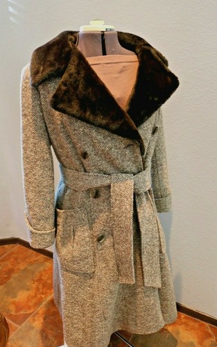 Vintage Women Tweed Coat Long with Fur 