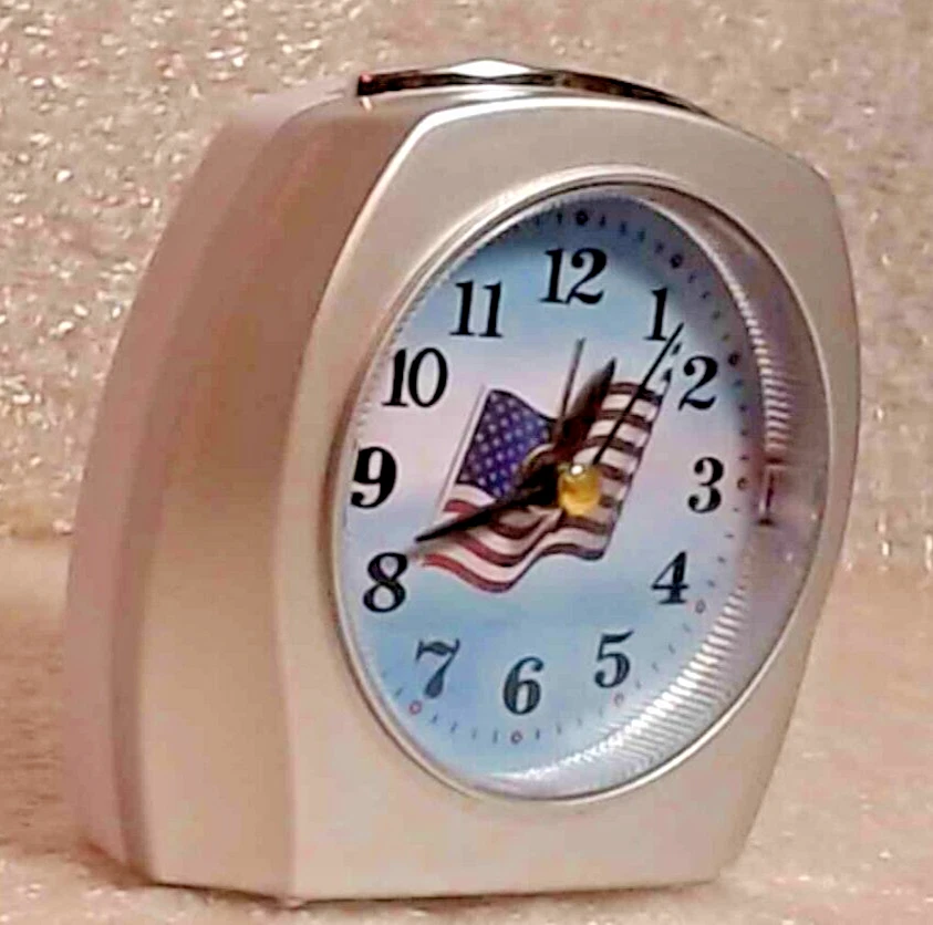American flag alarm clock Quartz with alarm tested Runs - Image 3 of 4