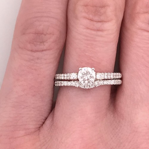 0.87ct Round Brilliant Cut Diamond Wedding Set in 14k White Gold - Foto 4 di 5