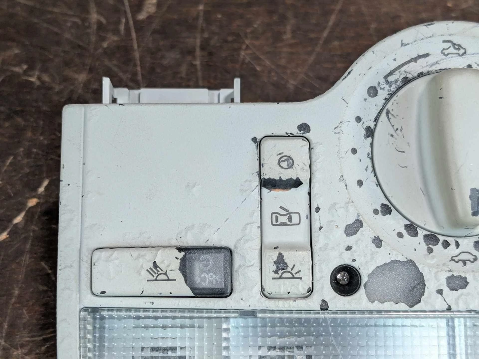 2002-2008 Volkswagen Passat Dome Reading Lamp Sunroof Switch * worn finish - Image 4 of 4