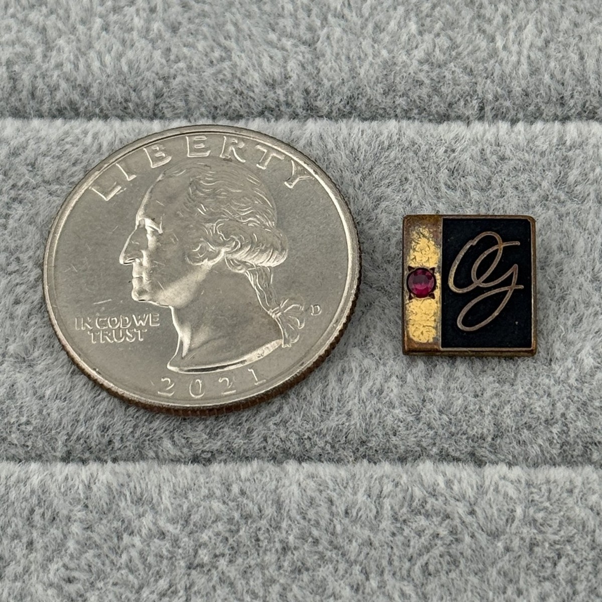 Olive Garden 5 Year Service Employee Award Pink Purple Stone Pin