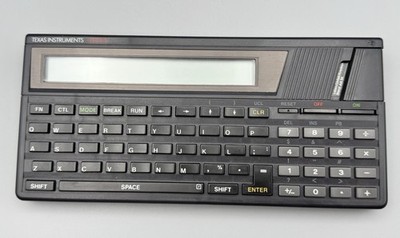 Texas Instruments TI 74 S Pocket Computer Handheld Rechner 1985 Hardcase Etui