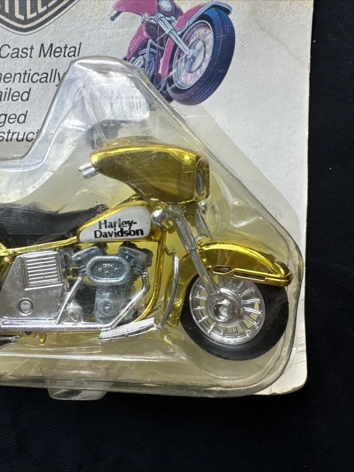 Harley Davidson Gold Electraglide Matchbox motorcycle 1:20 limited edition 1993 - Image 3 of 4
