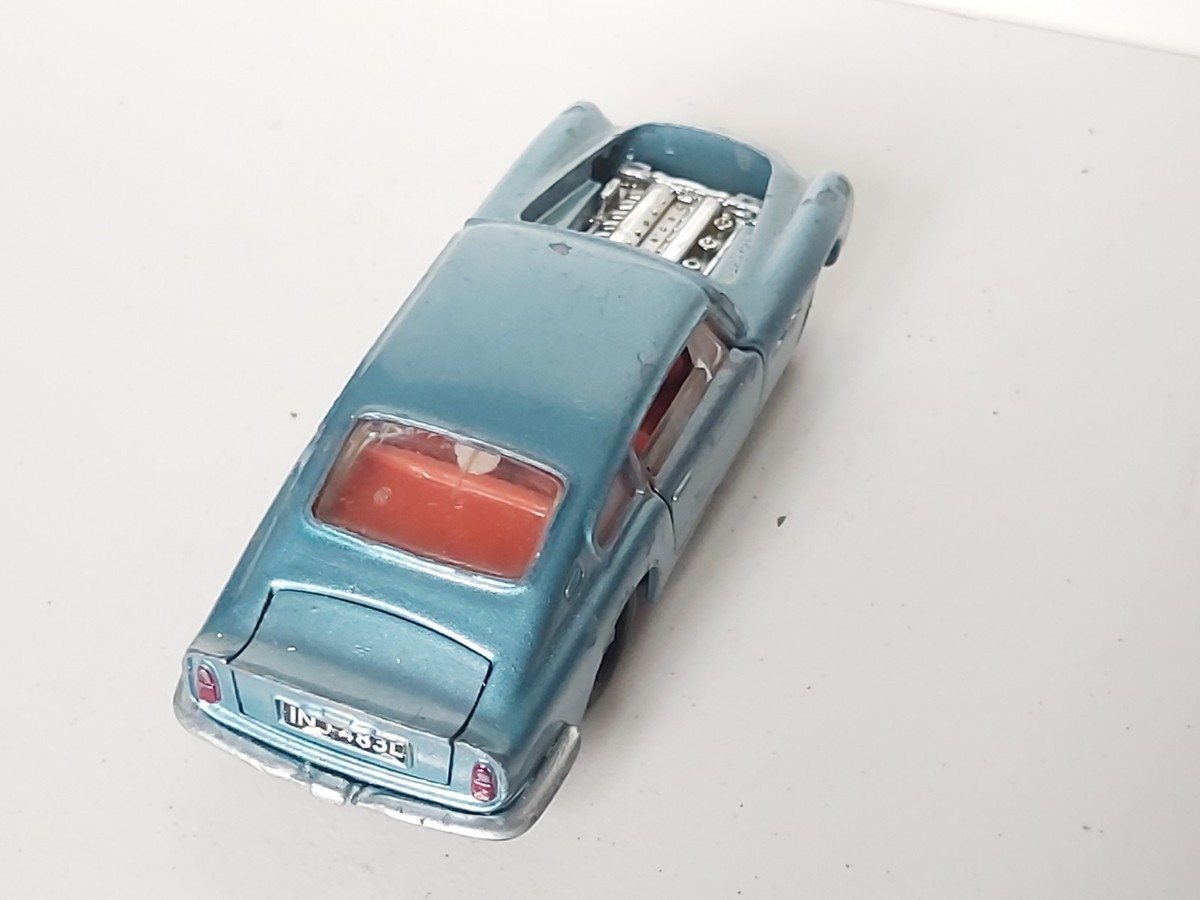 Dinky Toys #153 Aston Martin DB6 - Original Vintage Spares Or