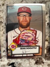 2022 TOPPS CHROME PLATINUM BASE CARD CINCINNATI REDS SEAN DOOLITTLE #452