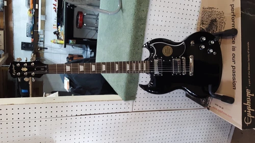 Epiphone by Gibson SG  - G400 in Ebony.  No Case.