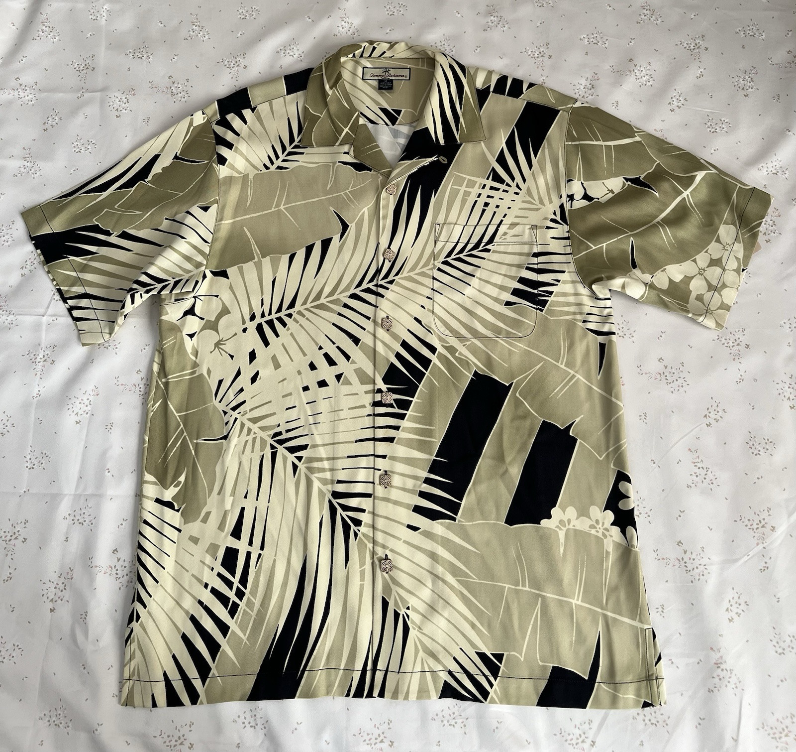 Tommy Bahama Men’s Hawaiian Short Sleeve Shirt Palm Tree Leaves 100% Silk Size M
