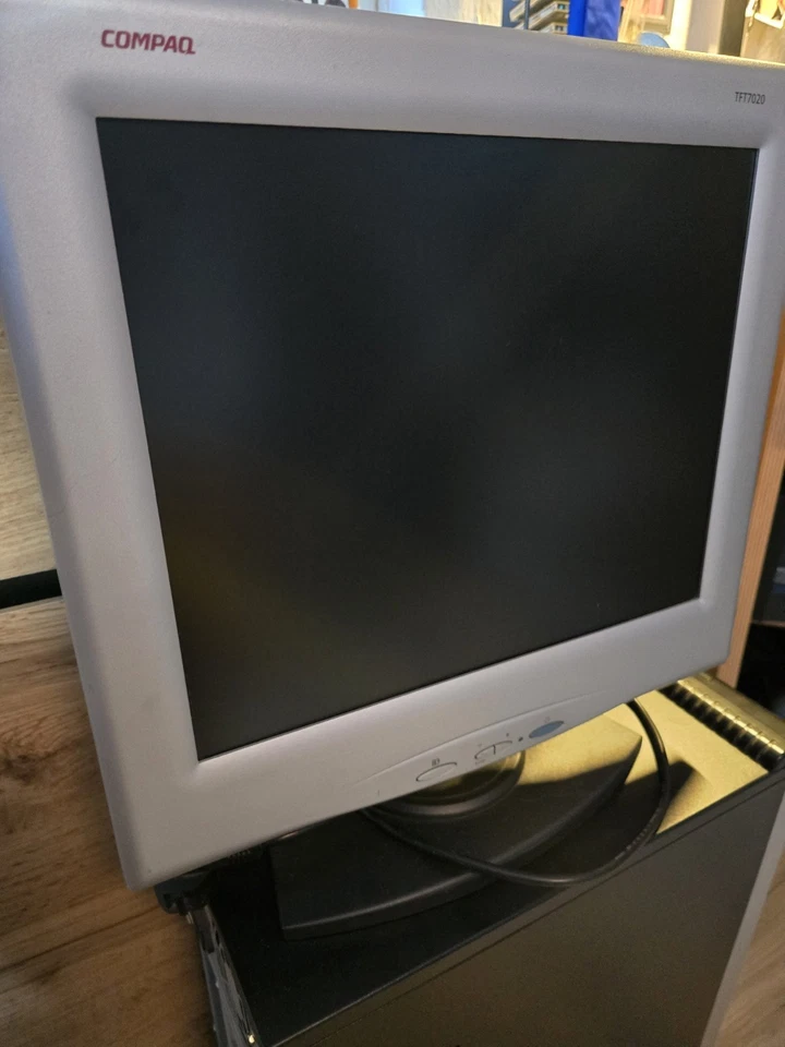 Compaq TFT Monitor Flachbildschirm 17" Retro