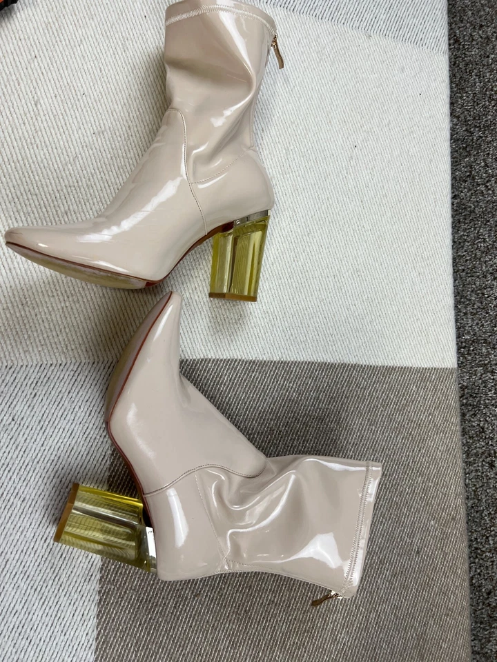 Bota Ego beige charol media pantorrilla acrílico transparente tacón grueso para mujer talla 6 Foto 2 de 4
