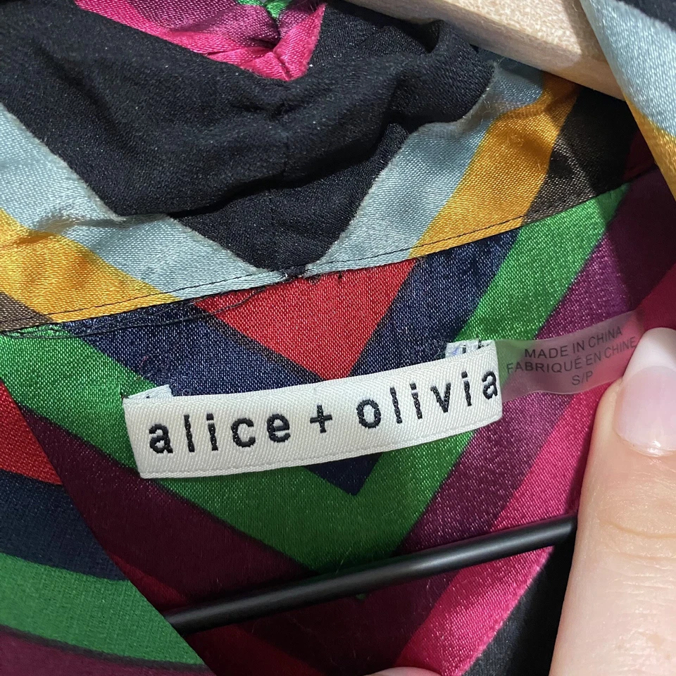Женская блузка с длинным рукавом Alice + Olivia размер Small Merideth Chevron Pussybow - Изображение 4 из 4