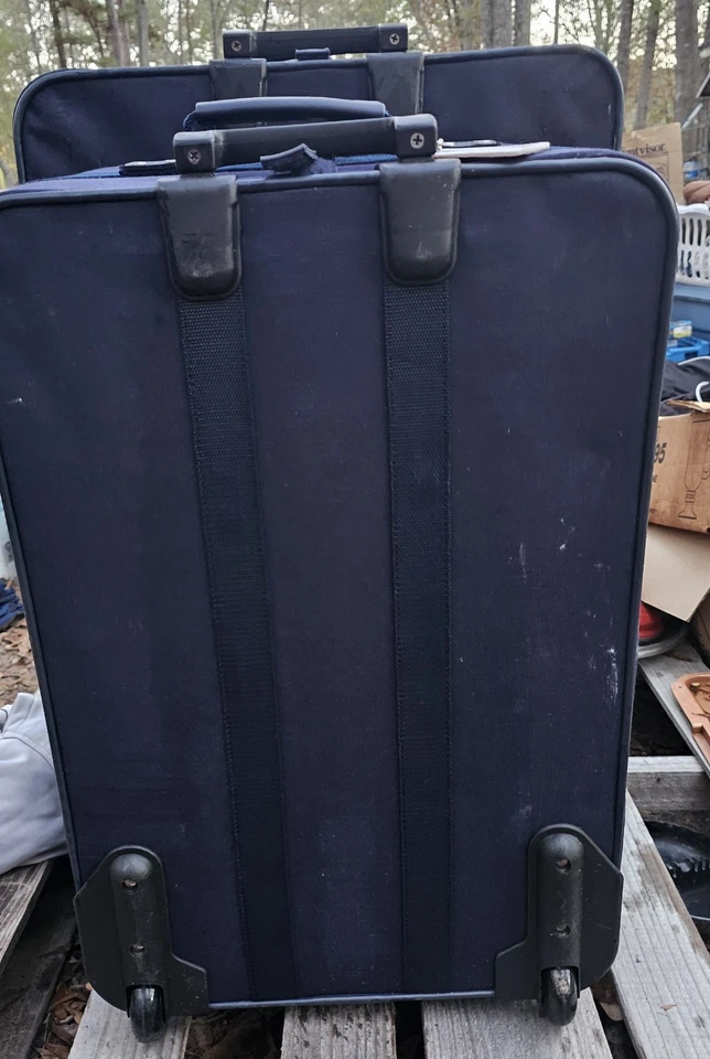 American Tourister Luggage Set 2-Piece 28" X 19" X 9" And 24" X 16" X 8 - Image 2 of 4